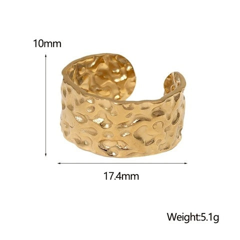 Gold textured ring with measurements and weight displayed on a white background
