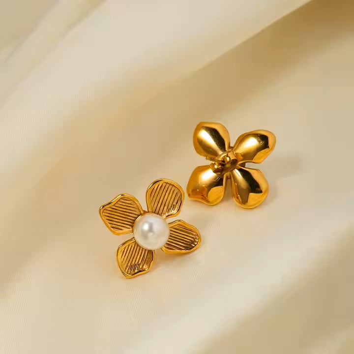 Blossom Studs Earrings - 18K Gold Stainless Steel