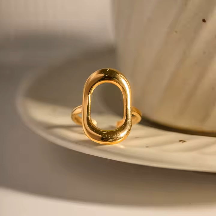 Celestia Curve Ring - 18K Gold Stainless Steel