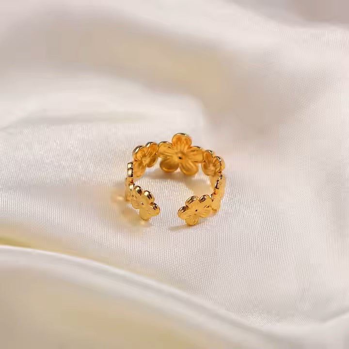 Daisy Ring - 18K Gold Stainless Steel