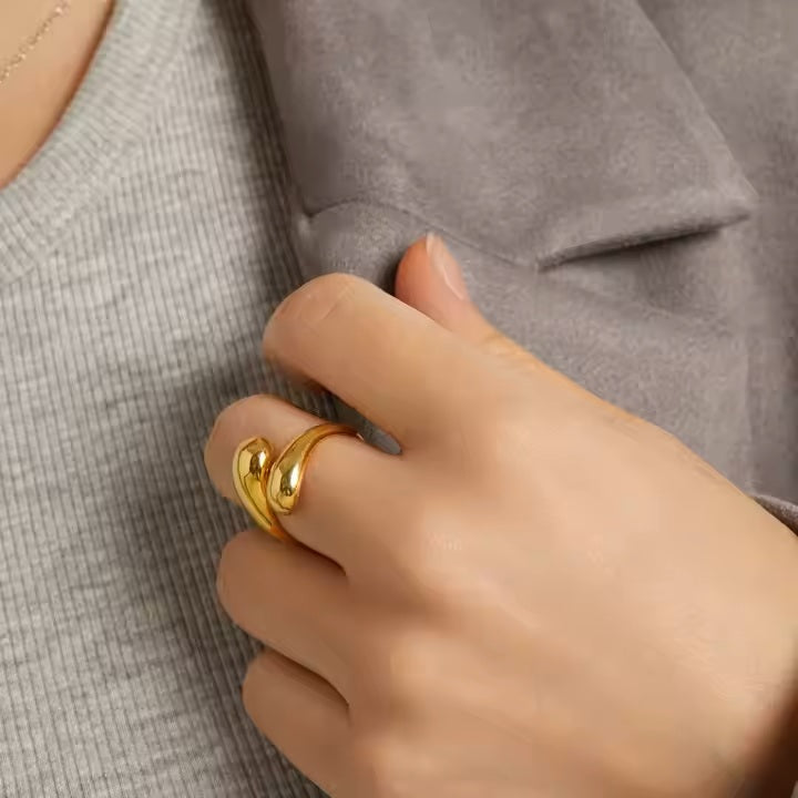 Elegant Drop Ring - 18K Gold Stainless Steel
