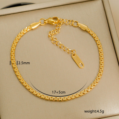Gold bracelet on a beige background with measurements and weight displayed.