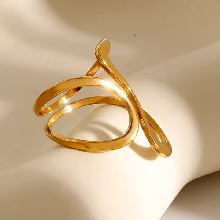 Modern Twist Ring - 18K Gold Stainless Steel