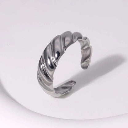 silver waterproof ring with minimalist design